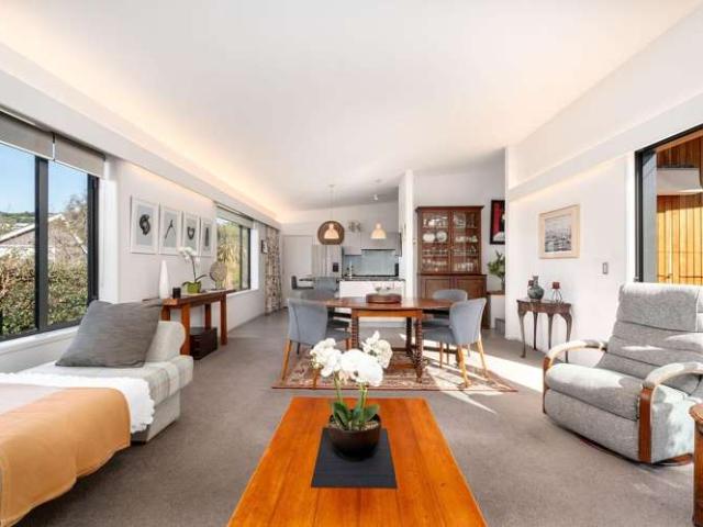 House for sale in Chaslands, Canterbury