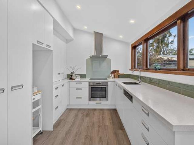 House for sale in Saint Albans, Canterbury