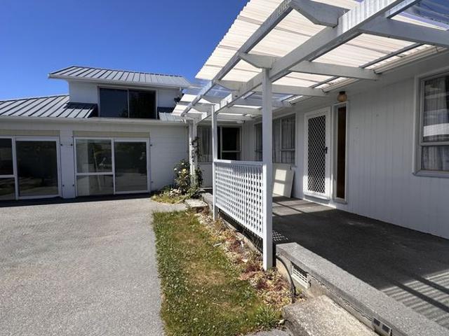 House for rent in Chaslands, Canterbury