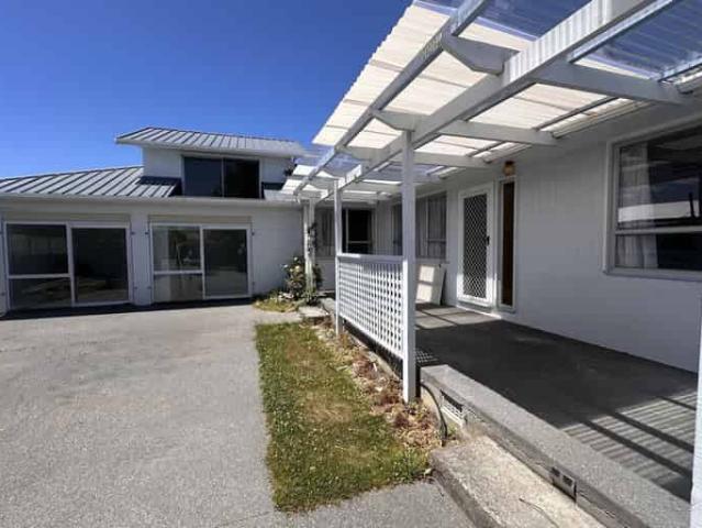 House for rent in Chaslands, Canterbury