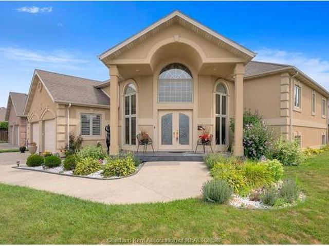 House for sale in Chatham–kent, Ontario