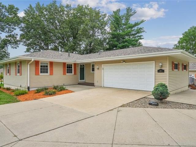 House for sale in Linn, Iowa