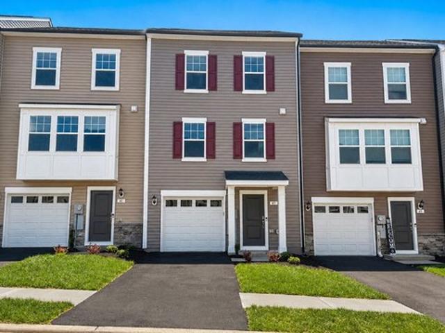 Townhouse for sale in Bunker Hill, West Virginia