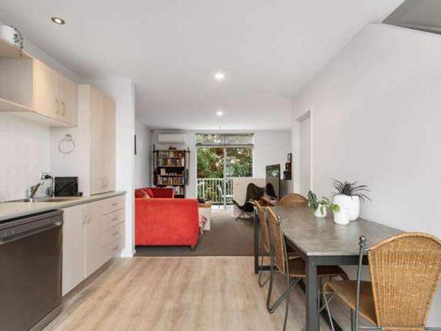 Apartment for sale in Saint Albans, Canterbury
