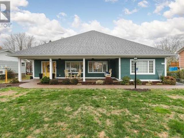 House for sale in Mahone Bay, Nova Scotia