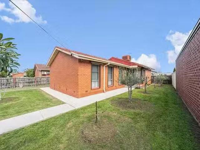 House for rent in Sunshine West, Victoria