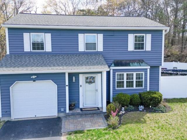 House for sale in Centereach, New York