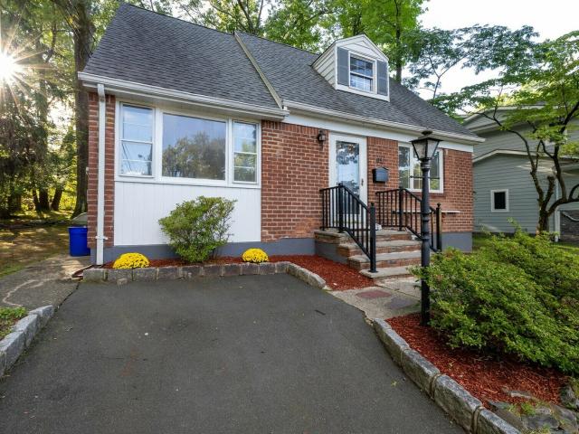 House for rent in Cresskill