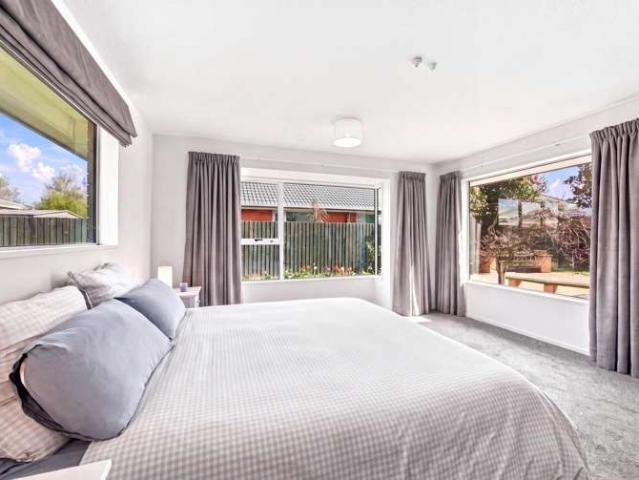 House for sale in Chaslands, Canterbury