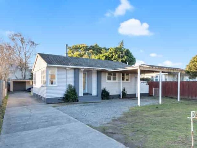 House for rent in Chaslands, Canterbury