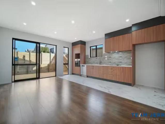 House for sale in Awhitu