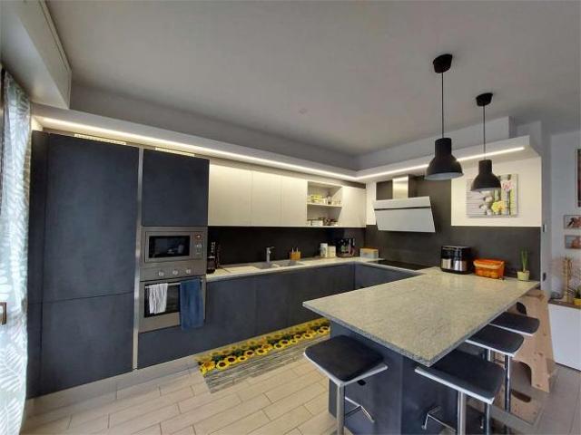 Appartamento in vendita a Beregazzo Con Figliaro, Lombardia