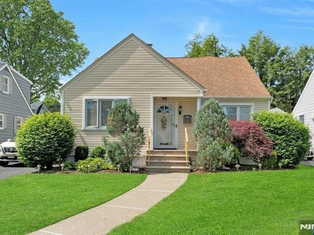 House for sale in Rochelle Park, New Jersey