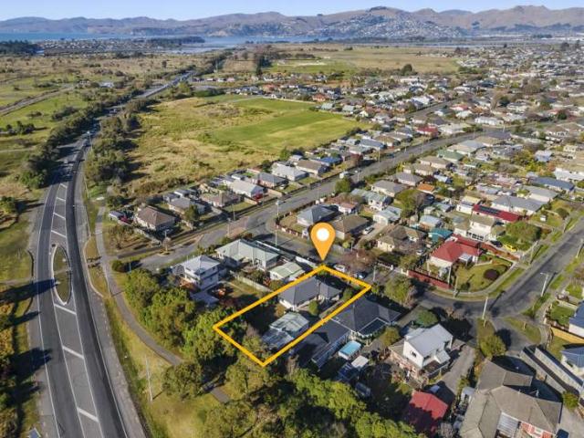 House for sale in Chaslands, Canterbury