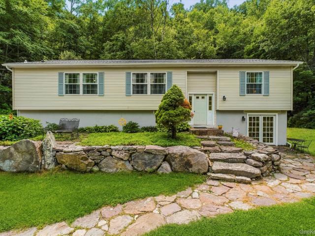 House for sale in Putnam Valley, New York