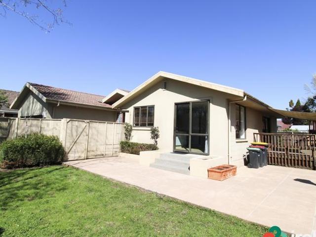 House for rent in Chaslands, Canterbury