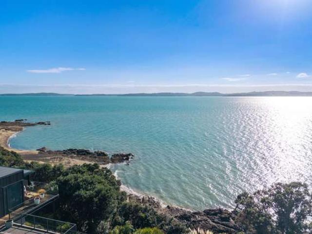 Land for sale in Maraetai