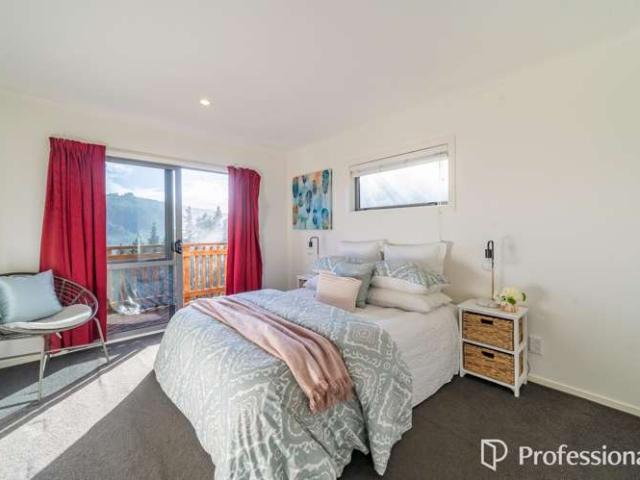 House for sale in Days Bay, Wellington