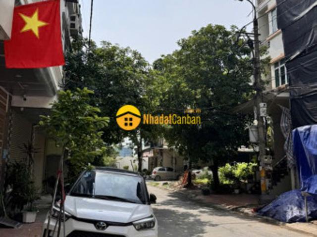 Nhà mặt phố bán