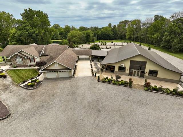 House for sale in Murphysboro, Illinois