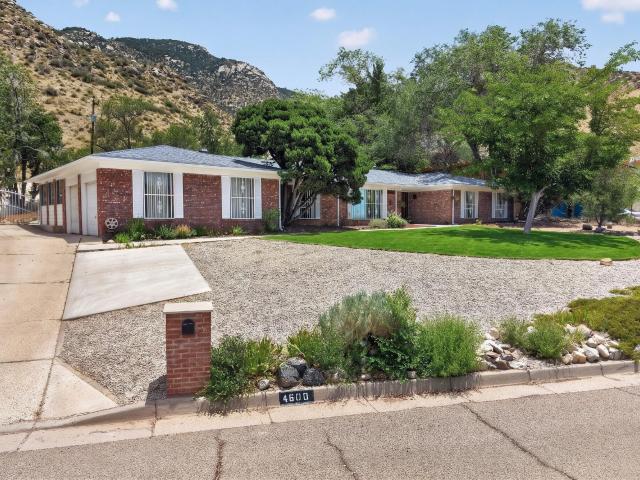 House for sale in New Mexico