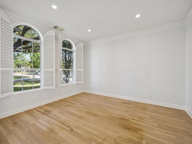House for sale in Post Oak Terrace, Bellaire
