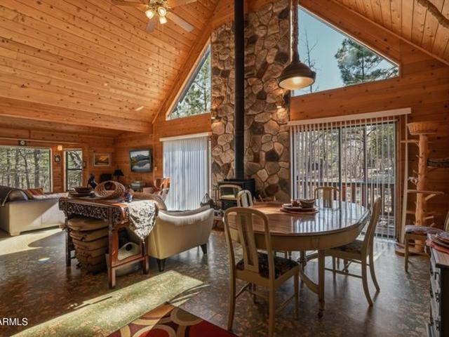 House for sale in Happy Jack, Arizona