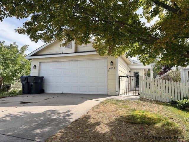 Townhouse for sale in Cheyenne, Laramie County