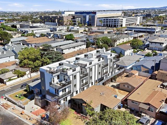 Townhouse for sale in Lawndale, California