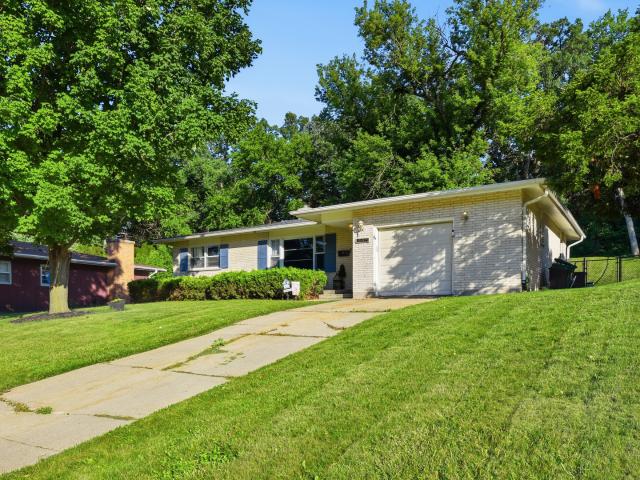 House for sale in Mchenry, Illinois