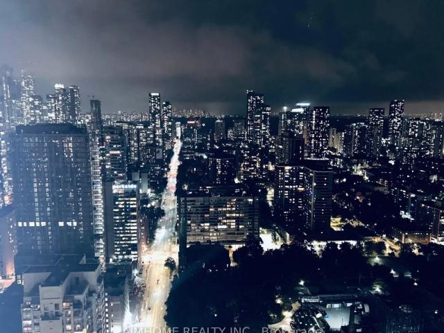 House for rent in Toronto Centre, Toronto