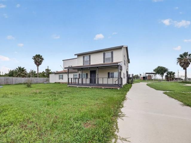 House for sale in Hitchcock, Texas