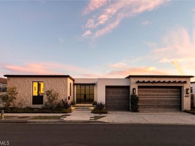 House for sale in Corona Del Mar, California