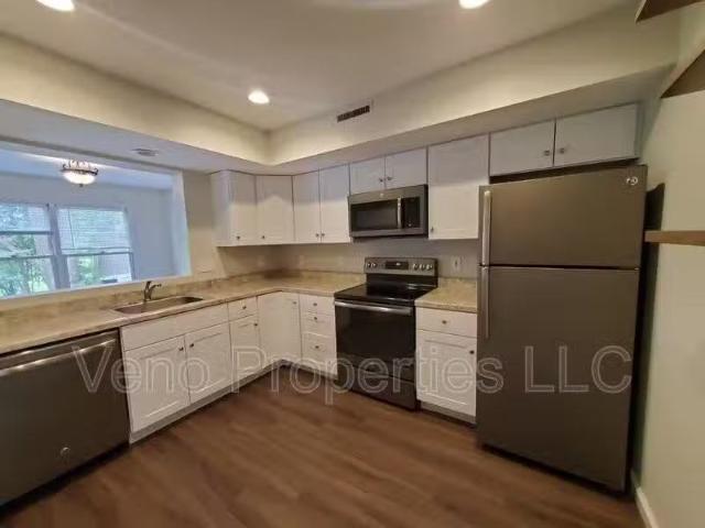 Condo for rent in Troy