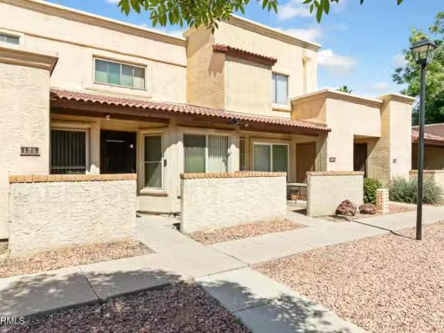 Condo for sale in Glendale