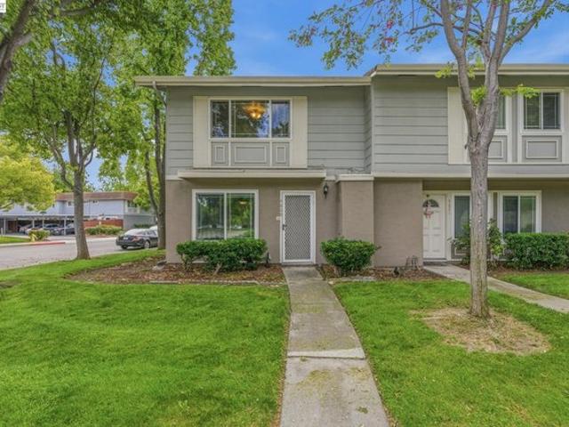 Townhouse for sale in Pleasanton, California