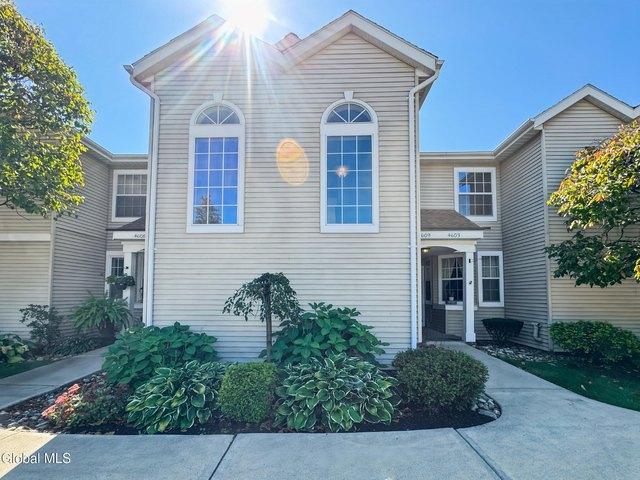 Townhouse for sale in Clifton Park, New York