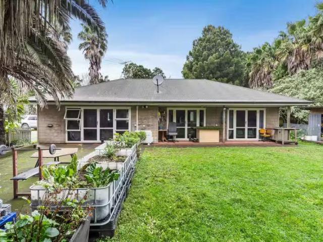 House for sale in Awhitu