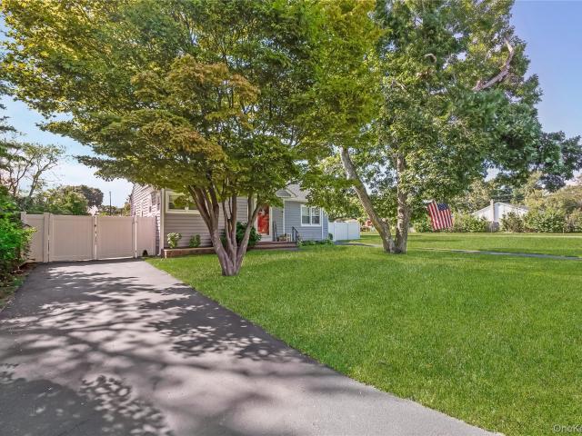 House for sale in North Bellport, Town of Brookhaven