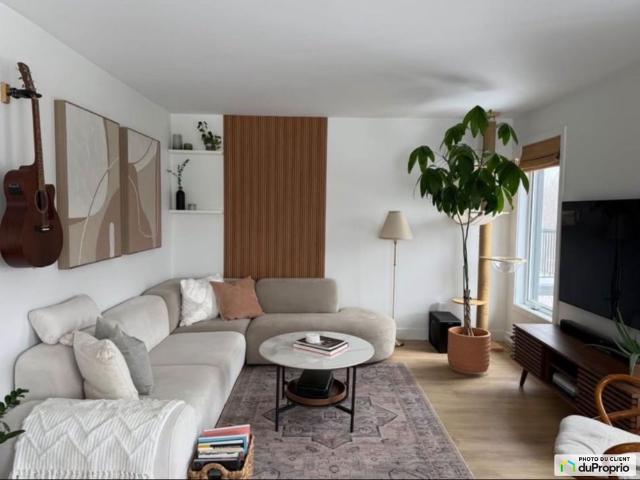 Apartment for rent in Le Bois-Franc, Très-Saint-Rédempteur