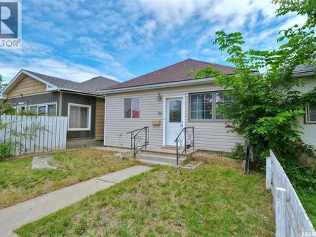 House for sale in Moose Jaw, Saskatchewan