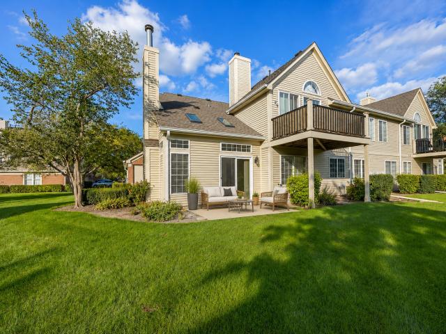 Condo for sale in Bartlett, Illinois