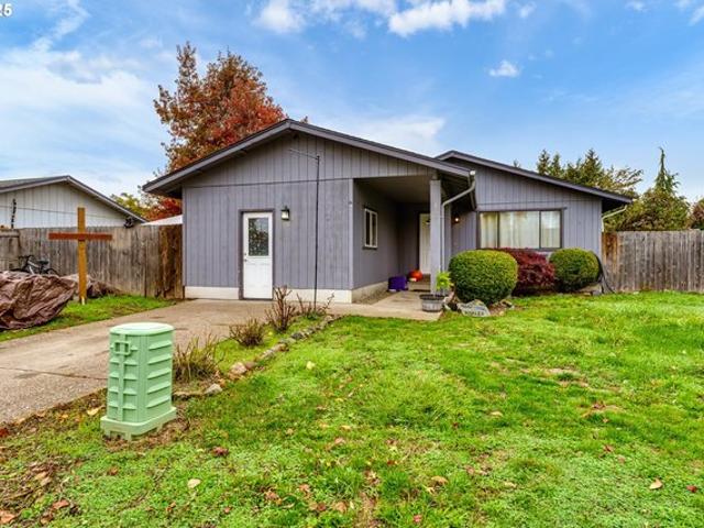 House for sale in Creswell, Oregon
