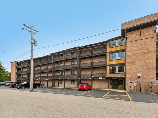 Condo for sale in Wauconda, Illinois