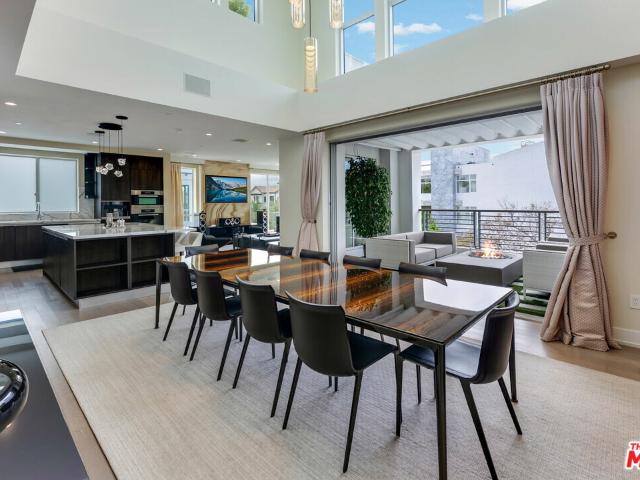 Condo for sale in Beverly Hills