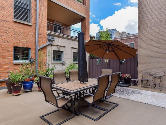 Townhouse for sale in Glen Ellyn, Illinois