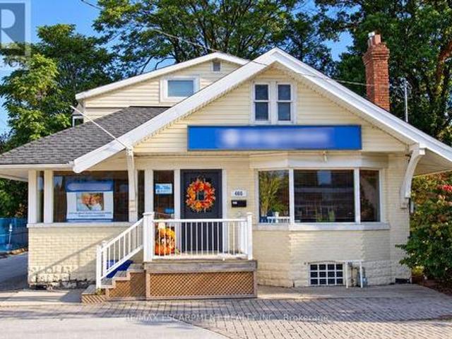 Commercial for rent in Burlington, Golden Horseshoe