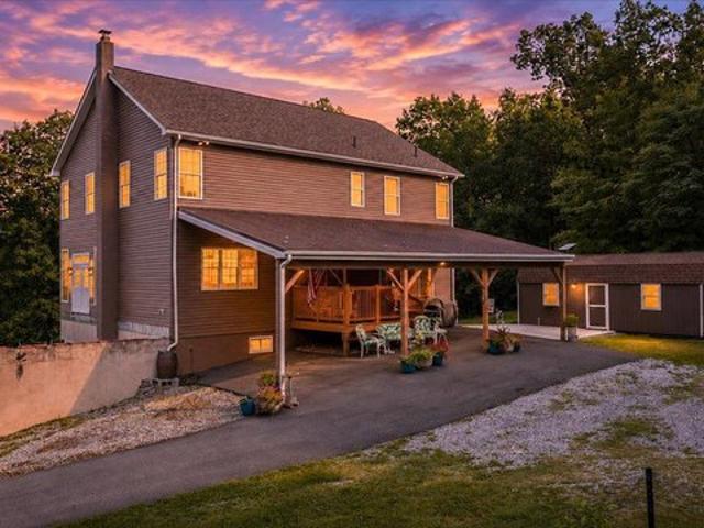 House for sale in Hedgesville, West Virginia