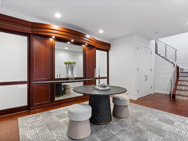 Townhouse for sale in Chicago Park, Illinois