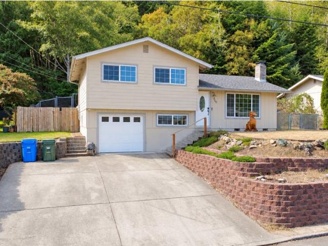 Townhouse for sale in Reedsport, Douglas County